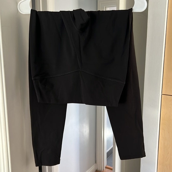 Balance Athletica Cloud Pant in Midnight - Picture 3 of 7